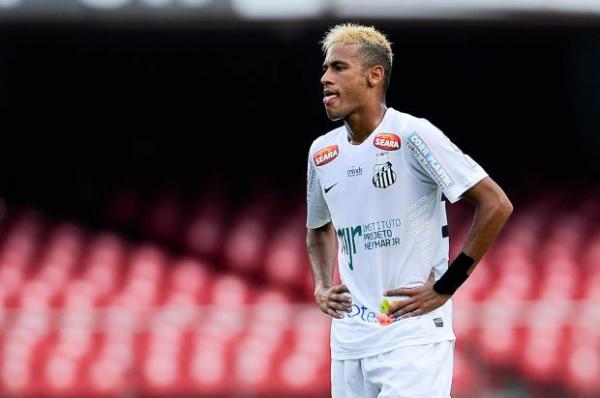 Astro do Santos, Neymar foi bem marcado e ainda terminou o cl&aacute;ssico com um cart&atilde;o amarelo(Imagem:Reprodu&ccedil;&atilde;o)