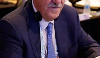 Atual campeão do mundo, Del Bosque representa a Espanha no sorteio da Copa