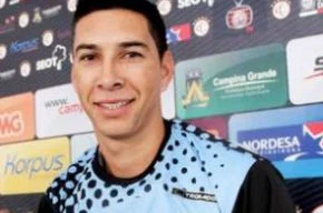 Ben-Hur, ao lado do gerente de futebol do Rubro-Negro, Marquinho Mossoró