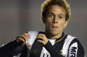 Bernard comemora um dos gols do Atlético-MG sobre o Arsenal-ARG