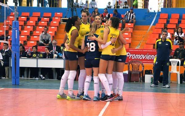 Brasileiras comemoram mais um ponto em duelo fácil diante do Chile.(Imagem:Reprodução)