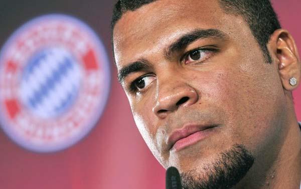 Breno em coletiva no Bayern no m&ecirc;s de agosto(Imagem:Reprodu&ccedil;&atilde;o)