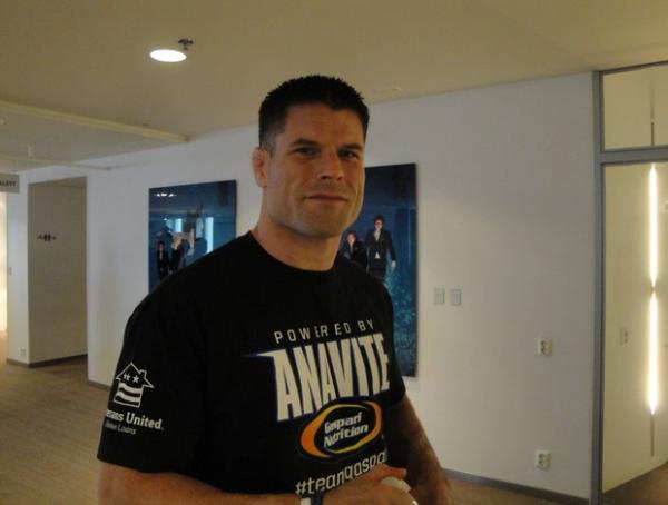 Brian Stann diz pretender testar o queixo de Michael Bisping (Imagem:Reprodução)