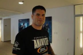 Brian Stann diz pretender testar o queixo de Michael Bisping