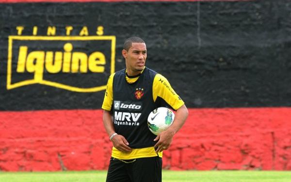 Bruno Aguiar volta ao time titular com a chegada de Guedes(Imagem:Reprodu&ccedil;&atilde;o)