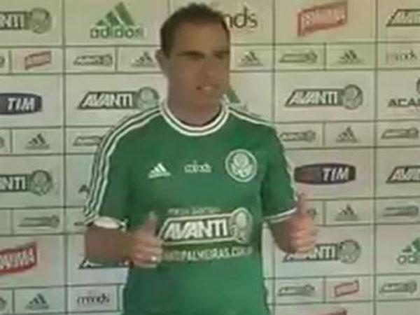 Bruno César veste a camisa do Palmeiras(Imagem:Reprodução)