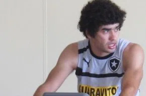 Bruno Mendes já está regularizado pelo Botafogo