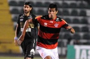 Cáceres integra lista de 25 convocados por Pelusso para eliminatórias