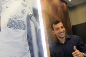 Capitão, Edu Dracena é homenageado no SantosArquidecor