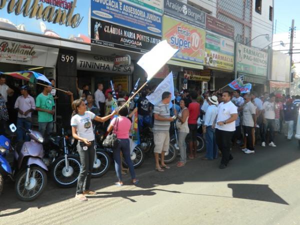 Caravana de Kléber promove bandeiraço na avenida Getúlio Vargas(Imagem:José Maria Barros/GP1)