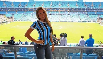 Carol se prepara para a estreia do pai na Arena