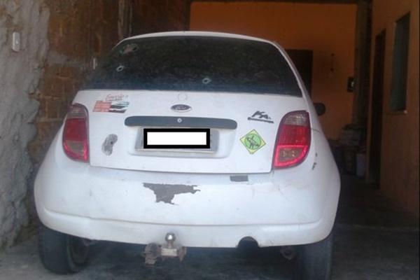 Carro é alvo de tiros de arma de fogo em Parnaíba(Imagem:Reprodução)