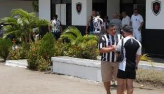 Cerca de 50 torcedores botafoguenses estiveram presentes na Maravilha do Contorno