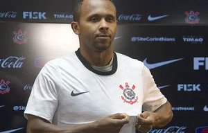 Chiquinho teve poucas oportunidades pelo Timão