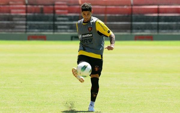 Cicinho quer que Sport volte a ser respeitado na Ilha do Retiro(Imagem:Reprodução)