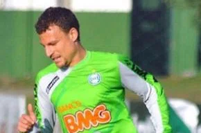 Cleiton passou por duas cirurgias nos 16 meses que ficou parado