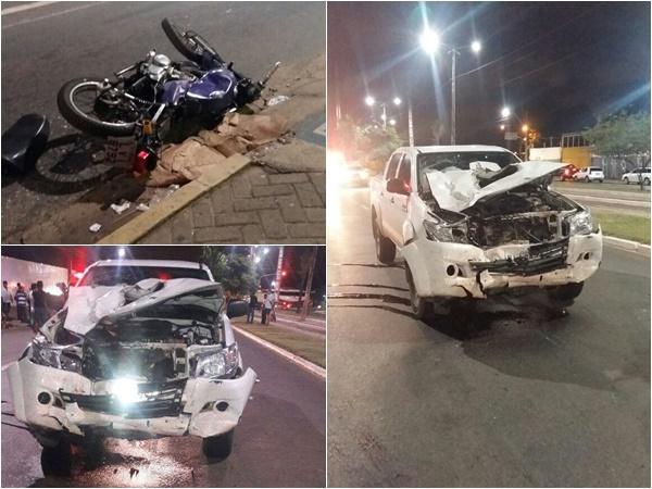 Colis&atilde;o entre Hilux e motocicleta deixou dois feridos (Imagem:Jo&atilde;o Delmiro/PM)