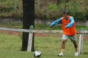 Com desfalques, Léo Jaime pode voltar ao time titular do Bragantino