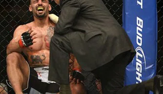Costa Philippou quer lutar com Vitor Belfort, fora do Brasil