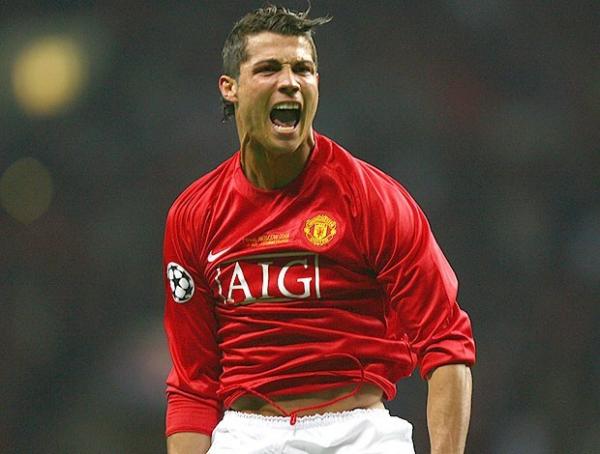 Cristiano Ronaldo em ação pelo Manchester United: ídolo da torcida até hoje(Imagem:Reprodução)