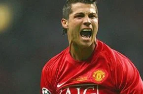 Cristiano Ronaldo em ação pelo Manchester United: ídolo da torcida até hoje