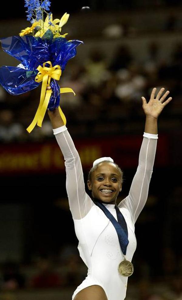 Daiane como campeã mundial de solo, em 2003(Imagem:Reprodução)
