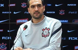 Danilo permanece no Timão até 2014