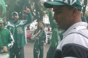Deivid é recebido pela torcida do Coritiba no Couto Pereira