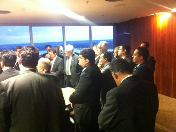 Deputados reunidos com Ministra do TSE.(Imagem:Divulgação)