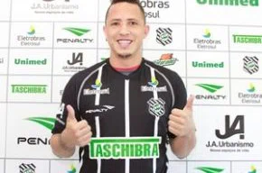 Diogo é apresentado no Figueirense