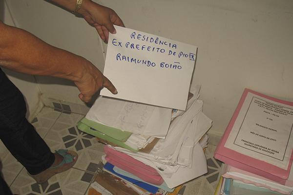 Documentos encontrados na casa do ex-prefeito Raimundo Nonato do PT.(Imagem:Reprodução)
