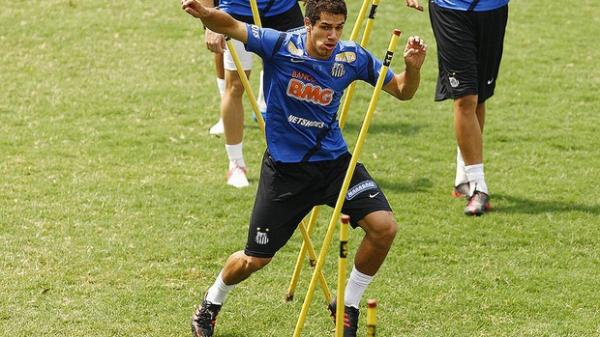 Douglas deve ser titular do Peixe contra a Lusa(Imagem:Divulga&ccedil;&atilde;o)