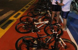 Em Teresina, ciclistas fazem homenagem a Oswaldo Marques durante pedal noturno