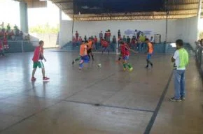 Escolas Chico Monção e Antônio Samuel levam títulos do Torneio de Futsal de Cocal