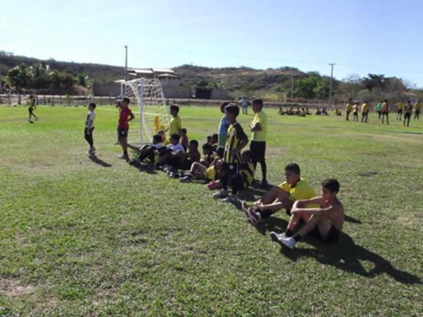 Escolinha Oeirense de Futebol(Imagem:Reprodução)