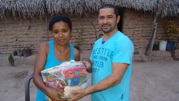Famílias agraciadas com cestas básicas da Fundac(Imagem:Divulgação/Fundac)