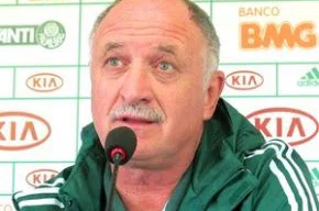 Felipão foi punido por desrespeitar a arbitragem