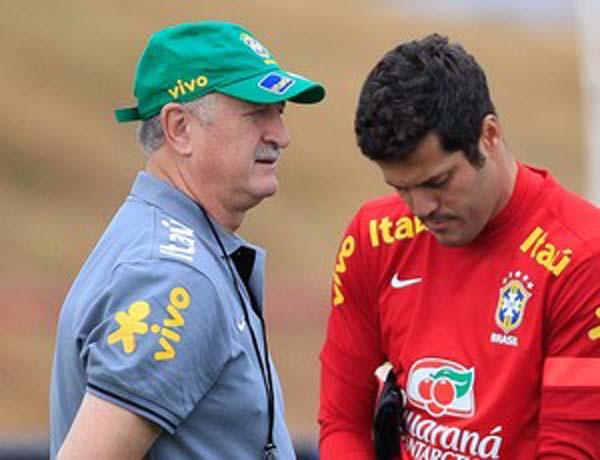 Felipão não contará com Julio César contra Coreia do Sul e Zâmbia.(Imagem:Reprodução)