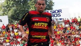 Felipe Azevedo tem três gols na Série A