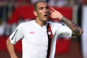 Fernandão deve ser titular contra o Bragantino
