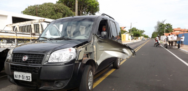 Fiat Doblo envolvido no acidente(Imagem:Reprodução)