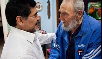Fidel Castro com o jogador argentino Diego Maradona