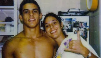 Foto antiga mostra Vitor Belfort e a irmã, Prsicila