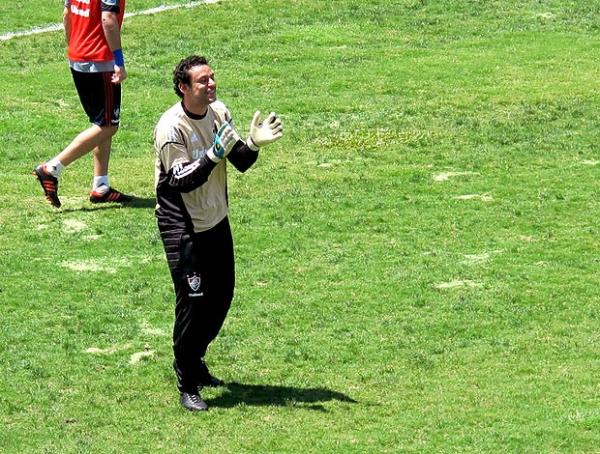 Fred tirou onda de goleiro no treino do Flu(Imagem:Reprodução)
