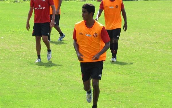 Gabriel tamb&eacute;m disputa rach&atilde;o antes de passar a treinar com o grupo, na pr&oacute;xima semana(Imagem:Reprodu&ccedil;&atilde;o)