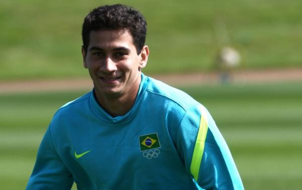 Ganso durante o treino deste domingo: reserva da Seleção na estreia das Olimpíadas(Imagem:Mowa Press)