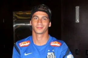 Ganso tem o apoio do técnico da seleção brasileira