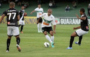 Gil conseguiu terminar o ano como titular absoluto do Coxa