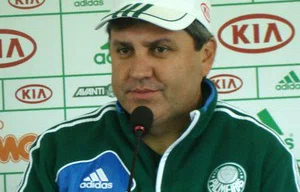 Gilson Kleina não quer polêmica com arbitragem