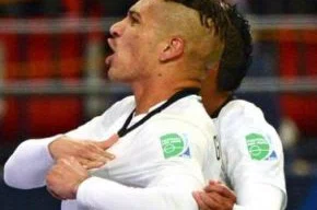 Guerrero marca e Timão está na final